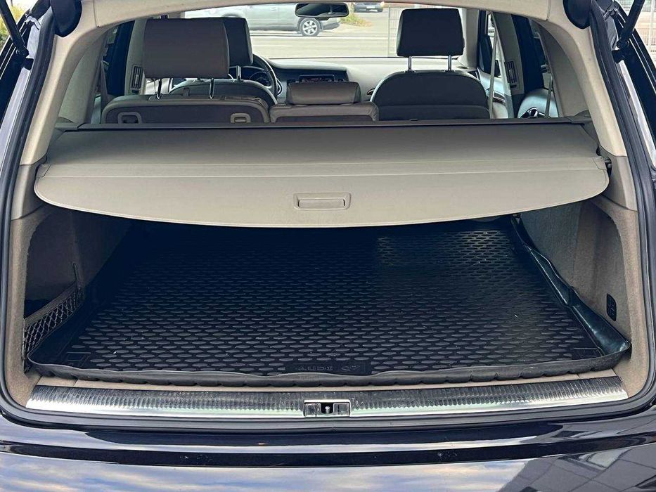 Продам сімейний автомобіль Q7 2013р.