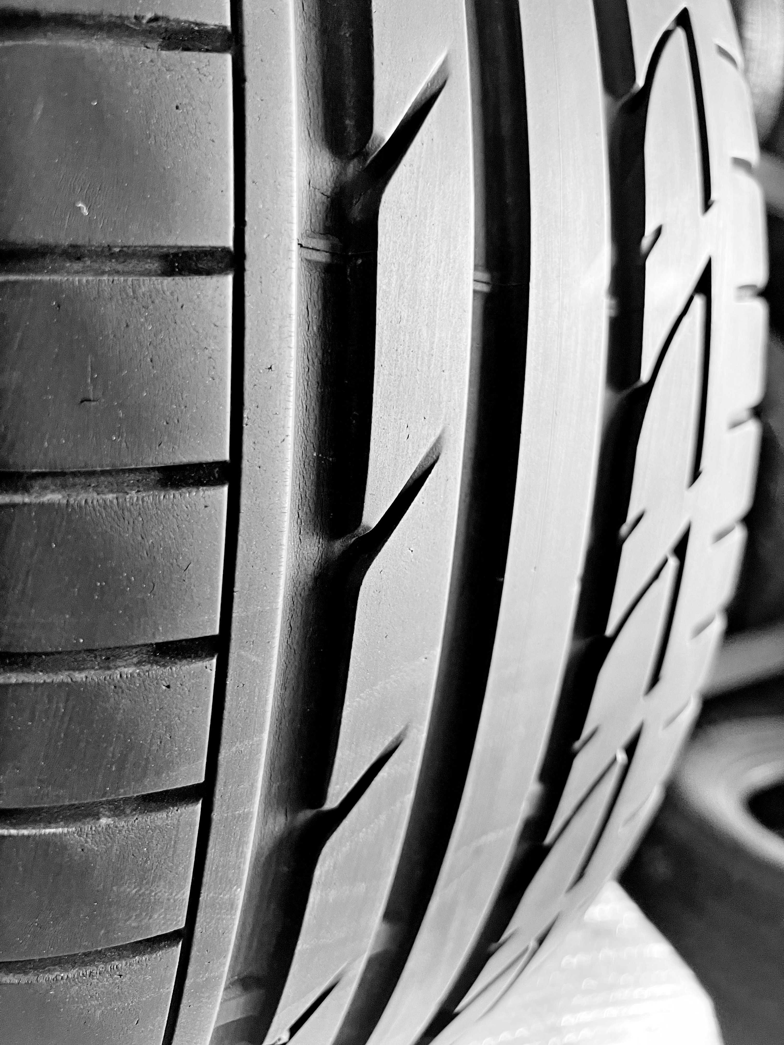 Шини Б/в 225.45.19 комплект Bridgestone