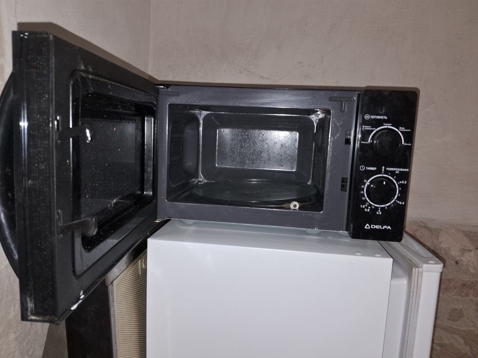 Микроволновая печь DELFA 700vt