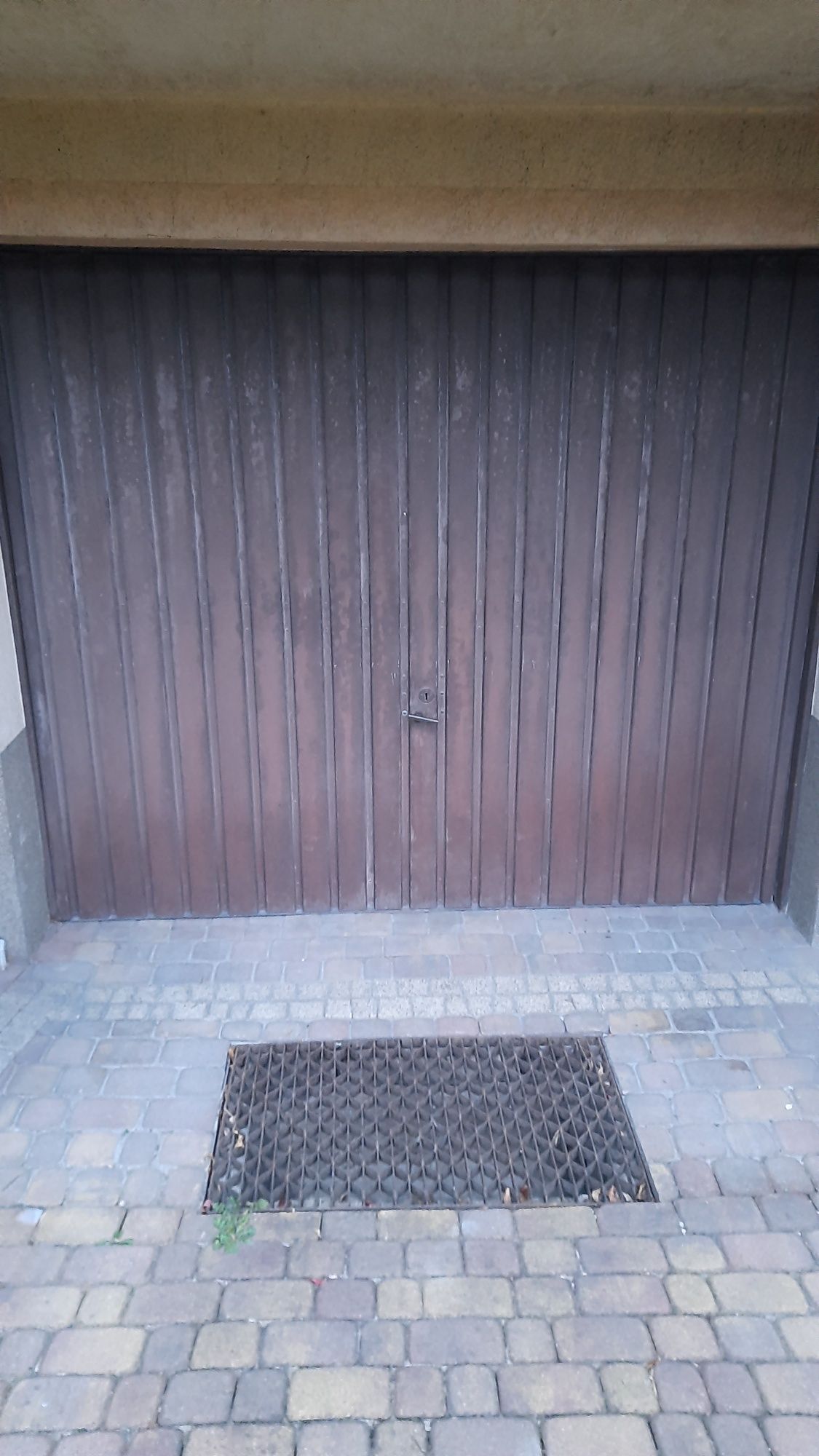 Brama garażowa uchylna