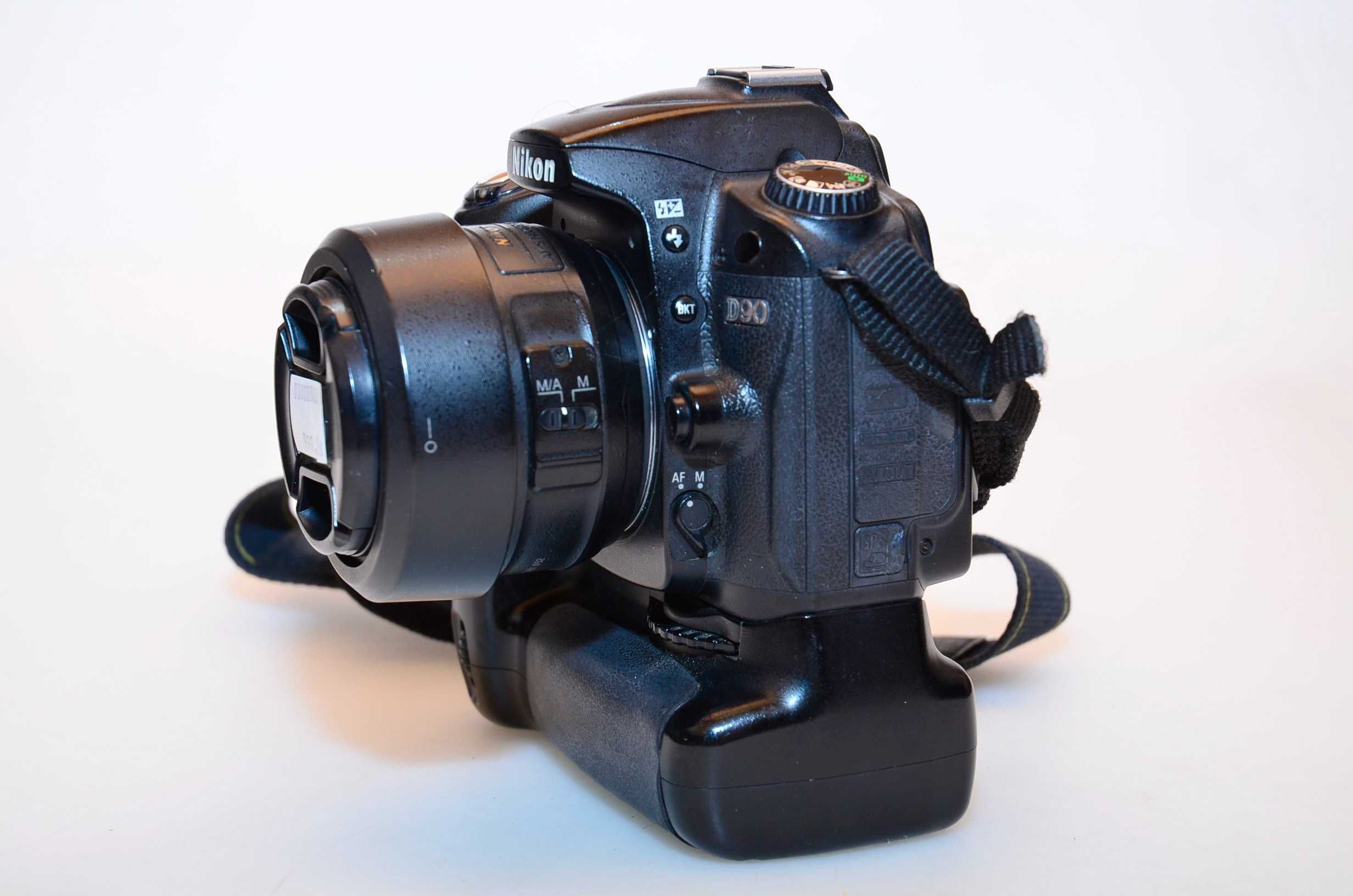 Lustrzanka Nikon D90 korpus + obiektyw 35mm f1,8 G