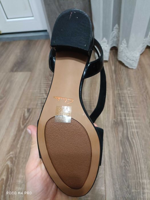 Босоніжки жіночі Clarks
