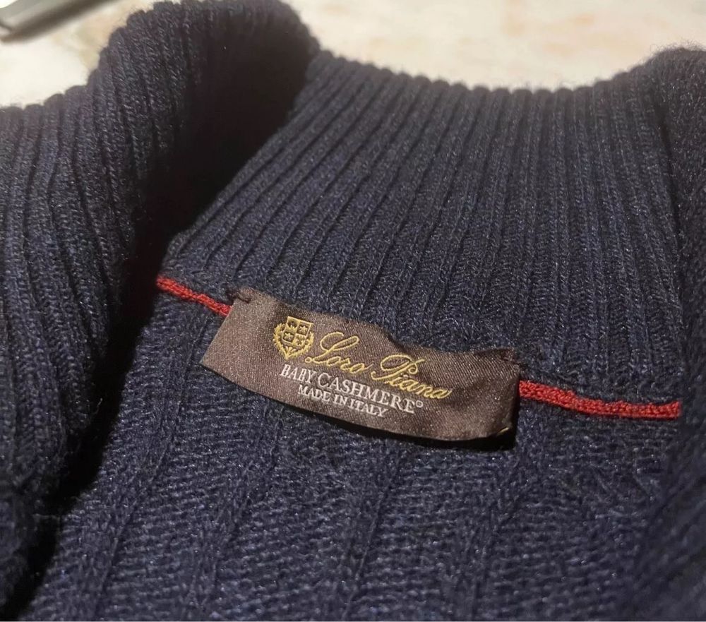 Loro Piana продам светр розмір 52