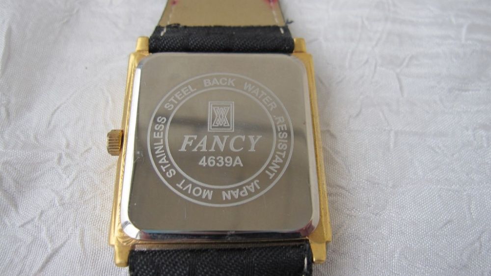 Часы наручные женский Fancy черные с золотом