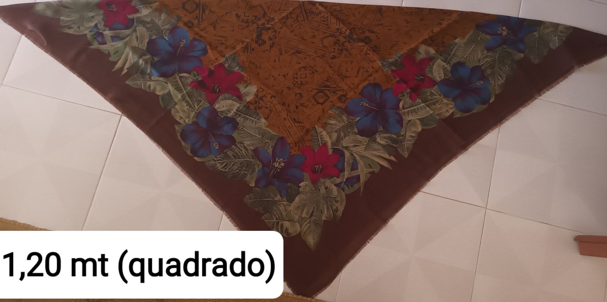 Aventais bordados em ótimo estado