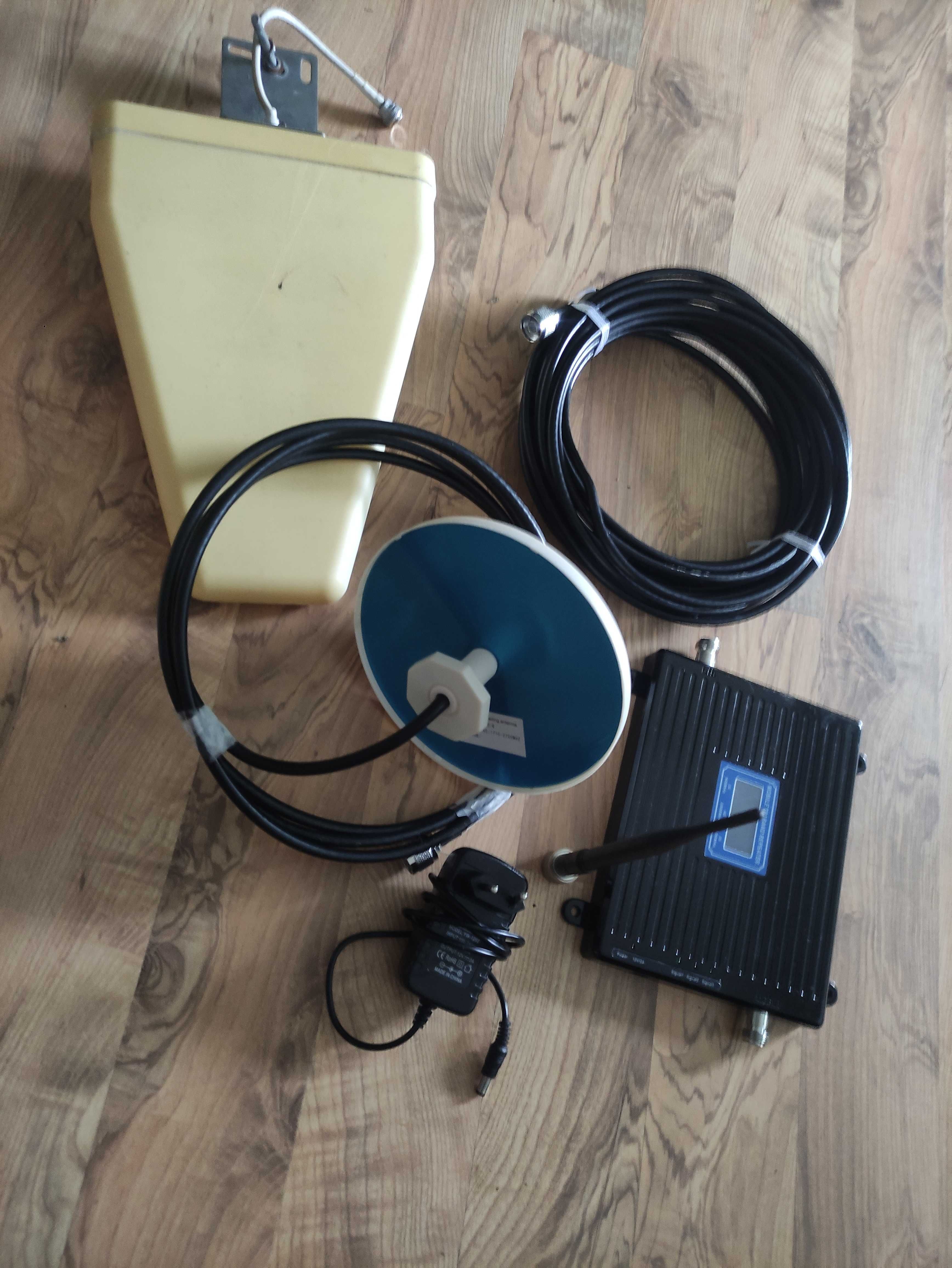 Wzmacniacz antenowy Xtech 969 55 dB
