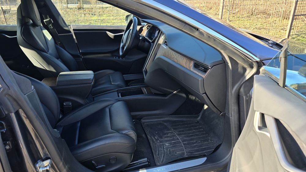 Tesla Model S REST 12 грудня 2018 року р.в. з пробігом 90000 км