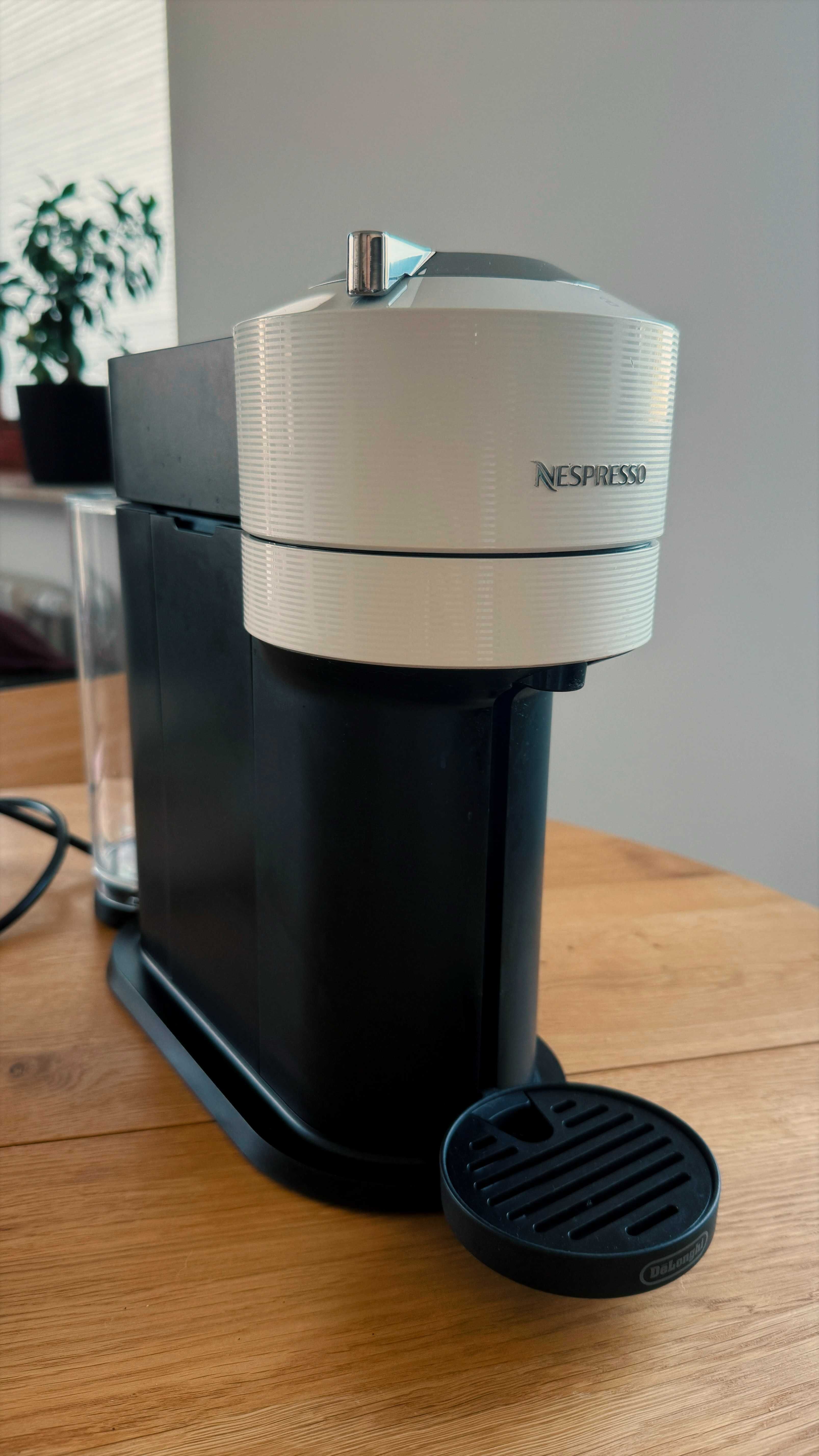 Kapsułkowy expres do kawy Nespresso VERTUO NEXT Beżowy + PREZENT