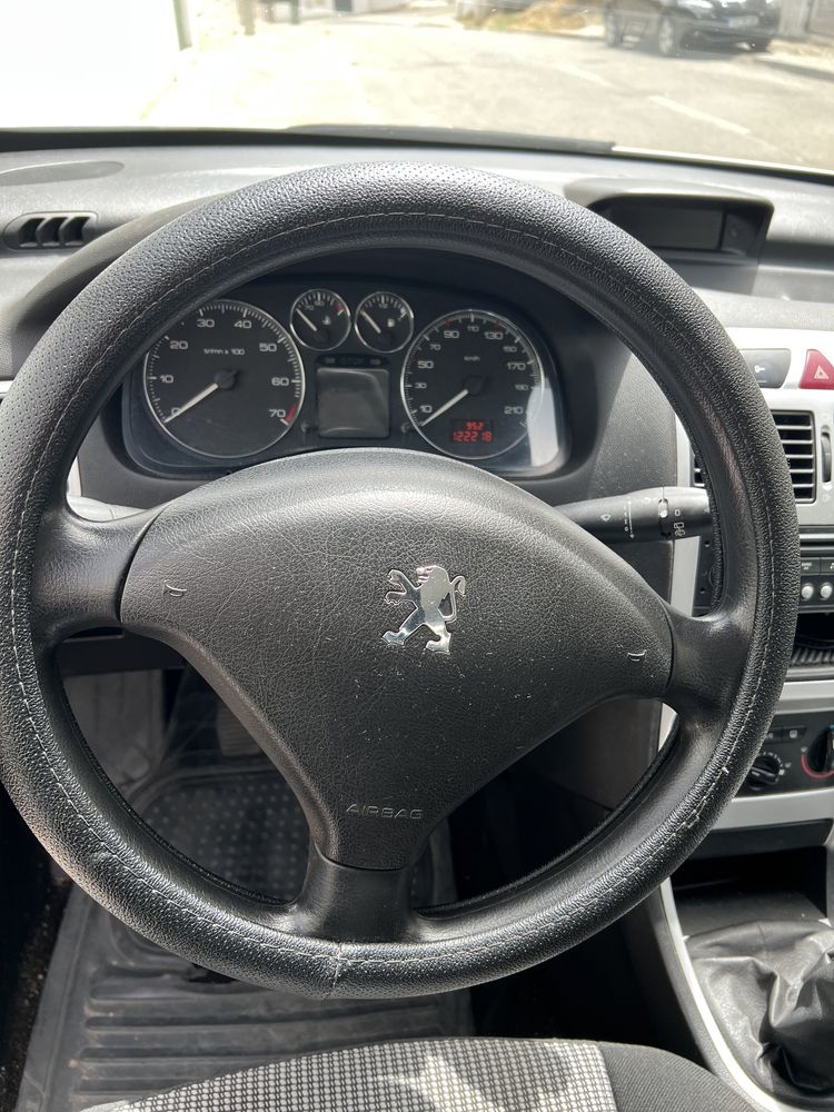 Peugeot 307 Cinzento - 142 000 Km