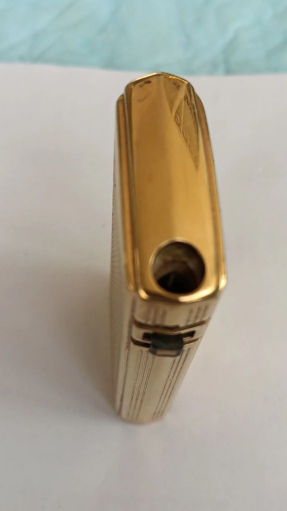 Isqueiros marca Dunhill e Ronson
