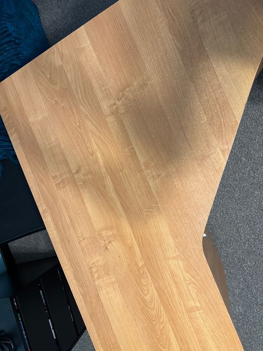 Biurko narożne z grubej płyty