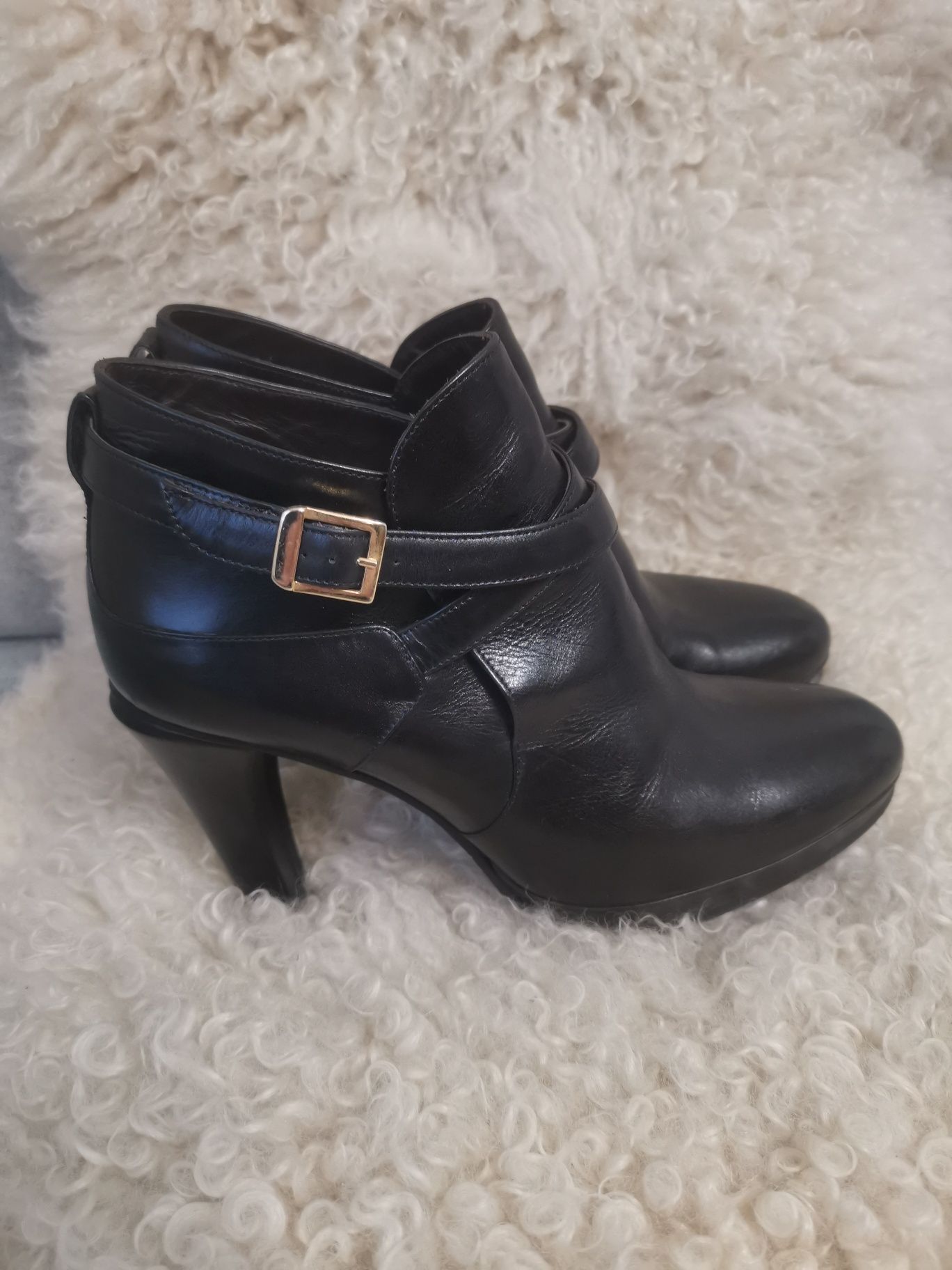 Damskie botki MaxMara rozm. 38