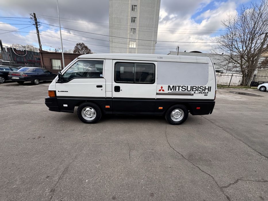 Продам Митсубиси L300 пасажирский бус 8+1