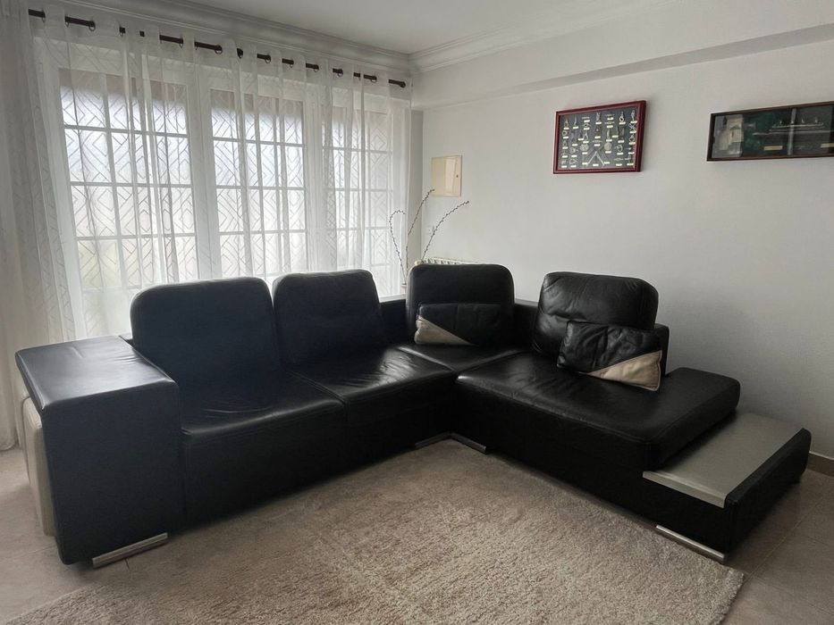Sofás em pele (Preto)