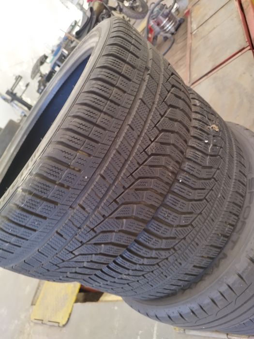 Dwie opony zimowe Hankook r18