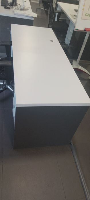 Biurko z szkłem mat biało - szare okazja