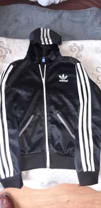 Bluza dresowa Adidas.