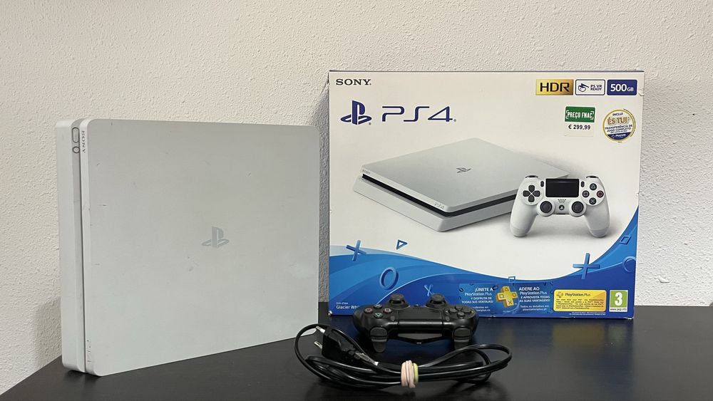 PS4 Slim Branca 500G usada