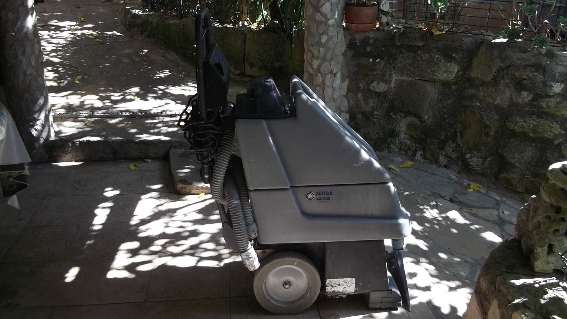 Maquina lavadotra aspiradora de chao Nilfisk prof.