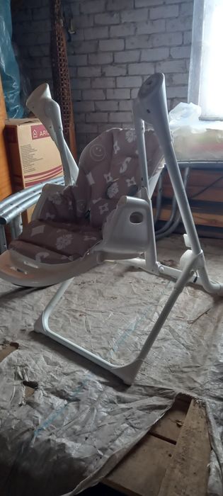 Стільчик гойдалка Triumph, для годування немовлят.