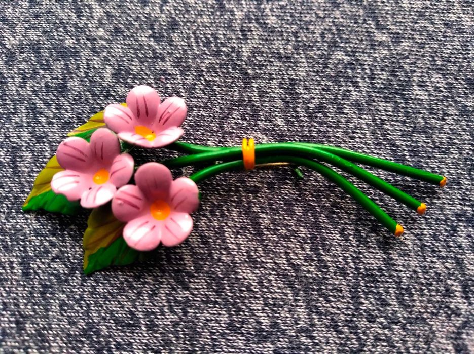 Брошка Букет примул (бижутерия)