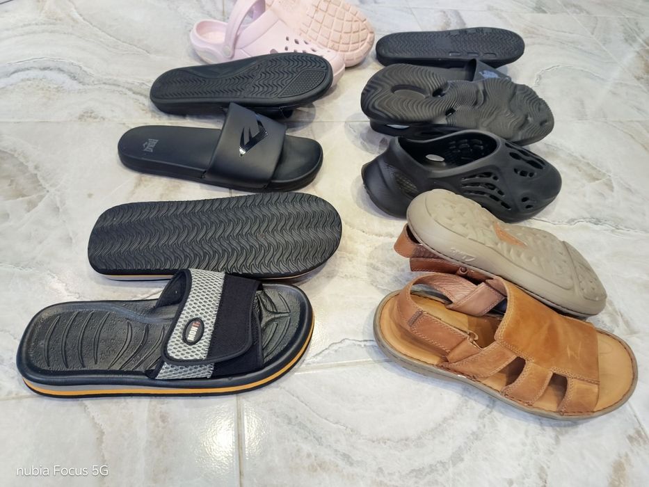 Крокси тапкі шлепкі фірмові сандалі