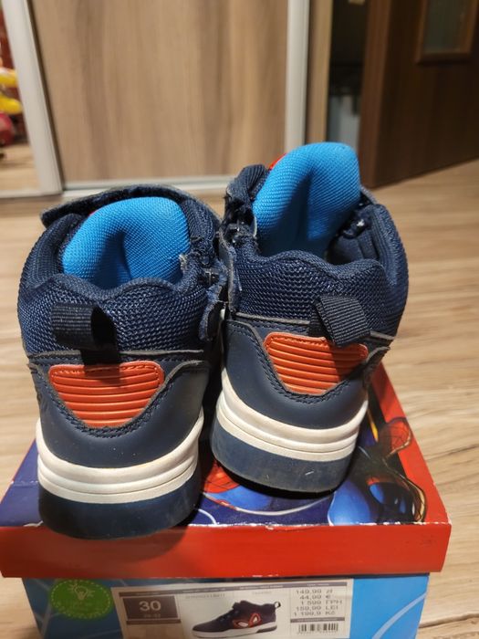 Świecące buty przejściowe Spider-Man CoolClub