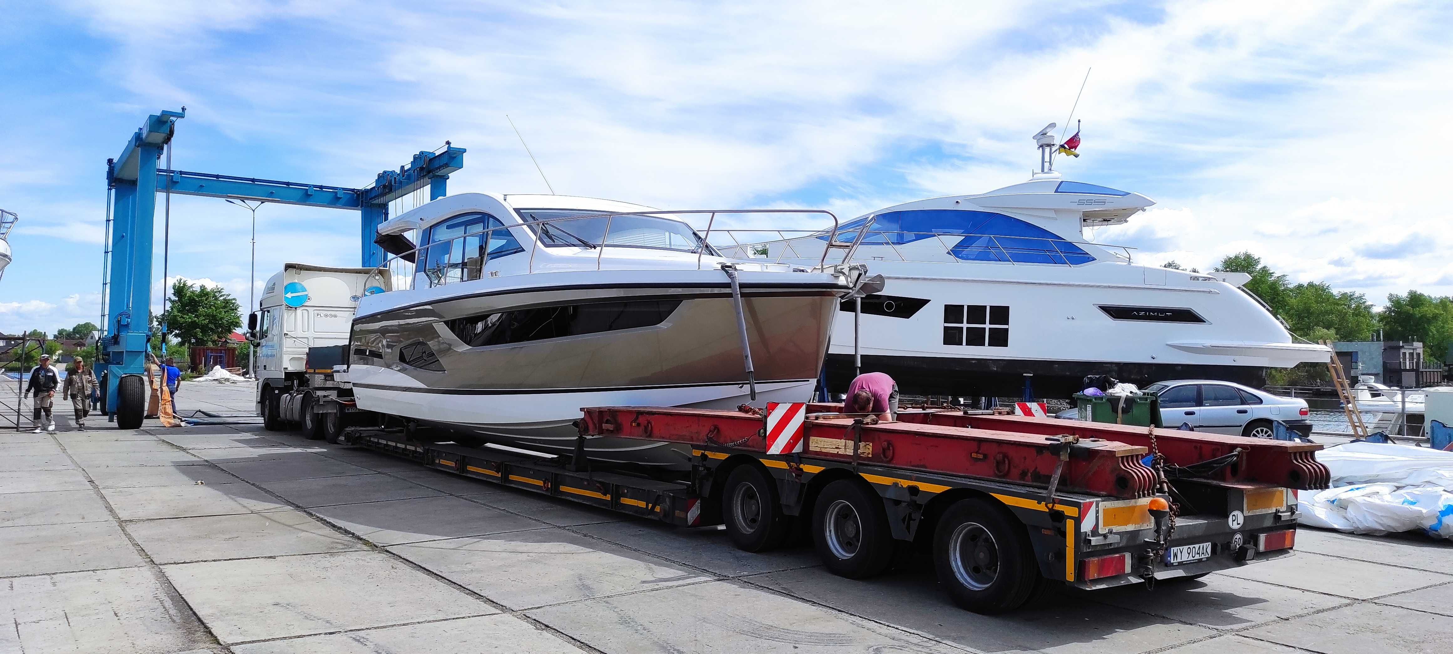 Продам яхту Sealine С390