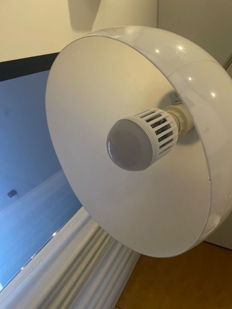 Vendo candeeiro de base rotativo.