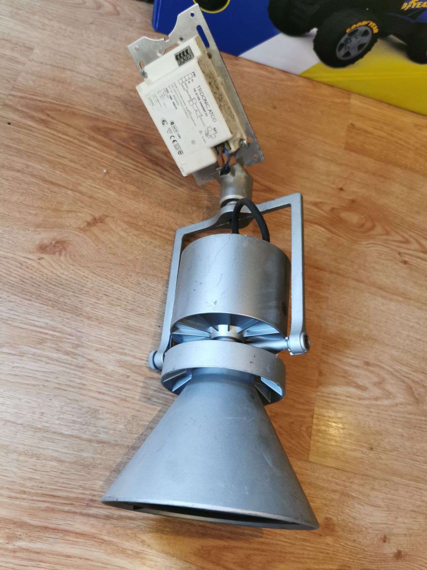 Lampa halogenowa z zasilaczem/transformatorem