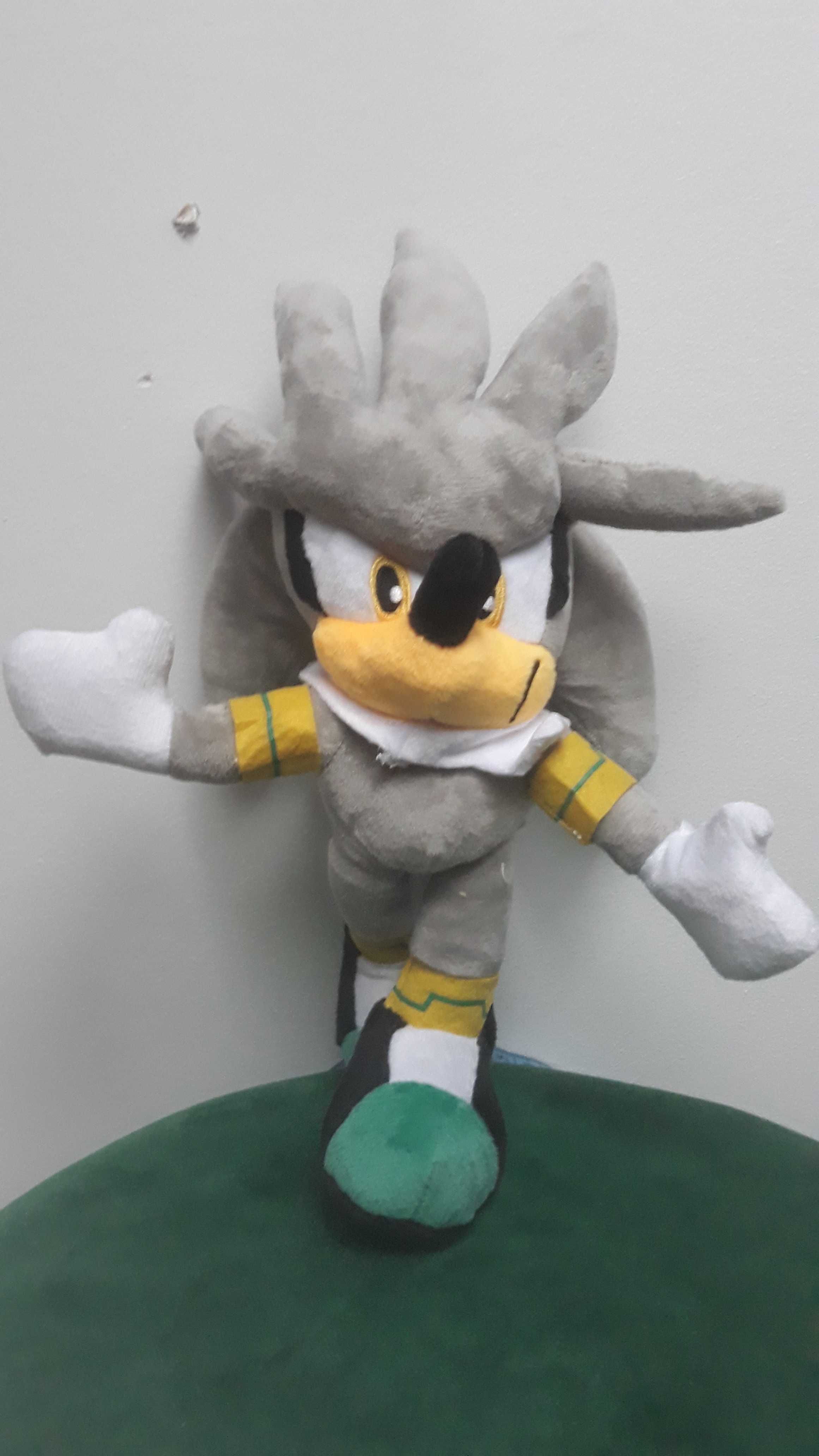 Szary Sonic maskotka pluszak z przylepcem