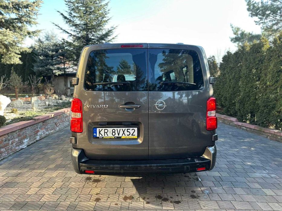 Opel Vivaro 2.0 diesel Long 9 osobowy  polski salon ,bezwypadkowy