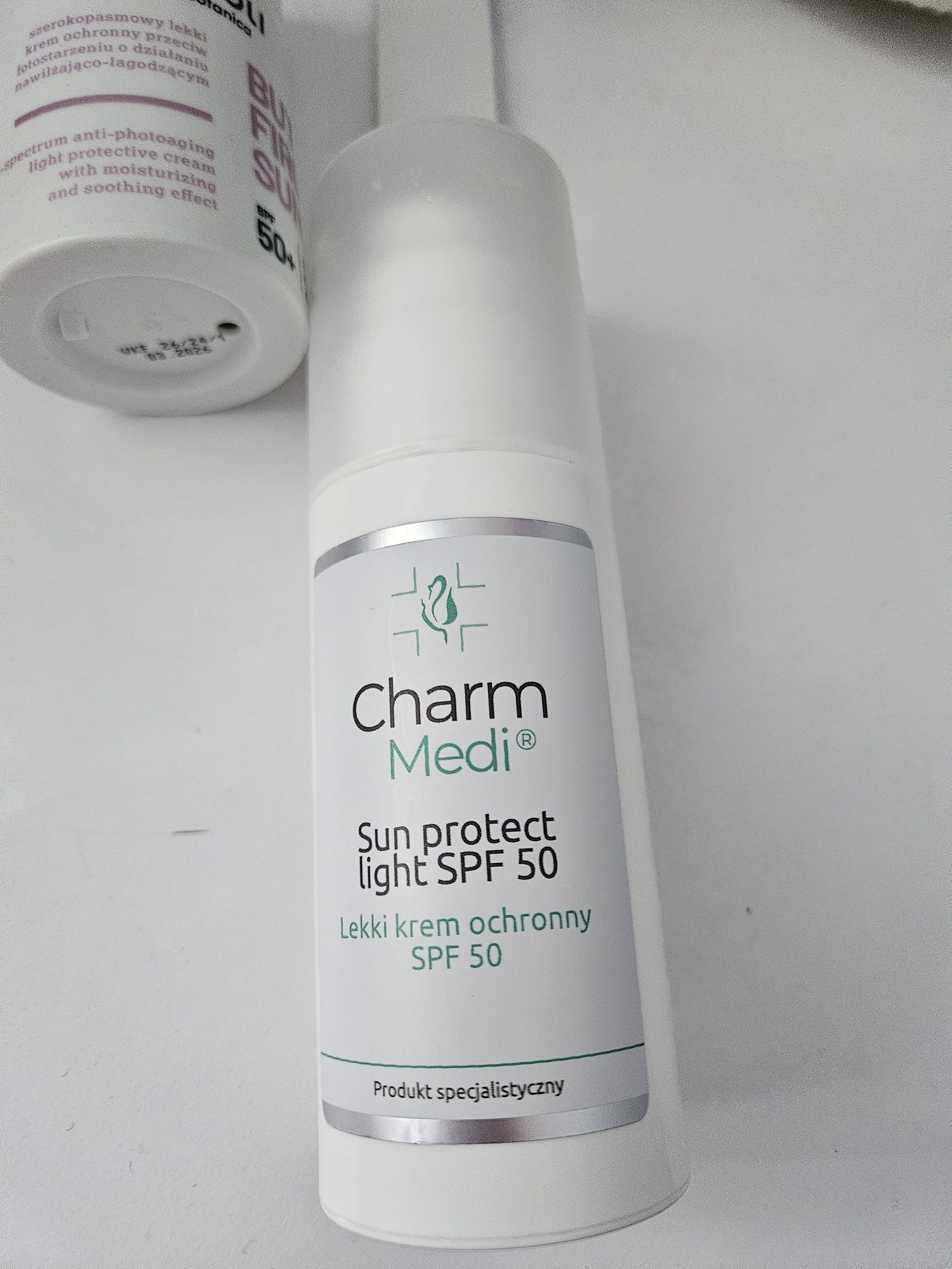 Charmine Rose Sun Protect Light SPF50/lekki krem ochronny SPF50/100 ml