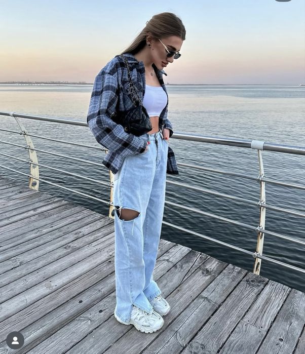 Джинси з розрізами