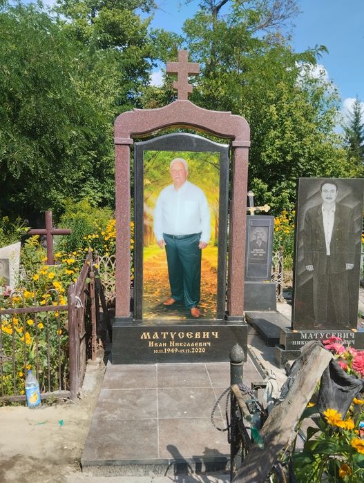 Виробляємо пам'ятники різної складності