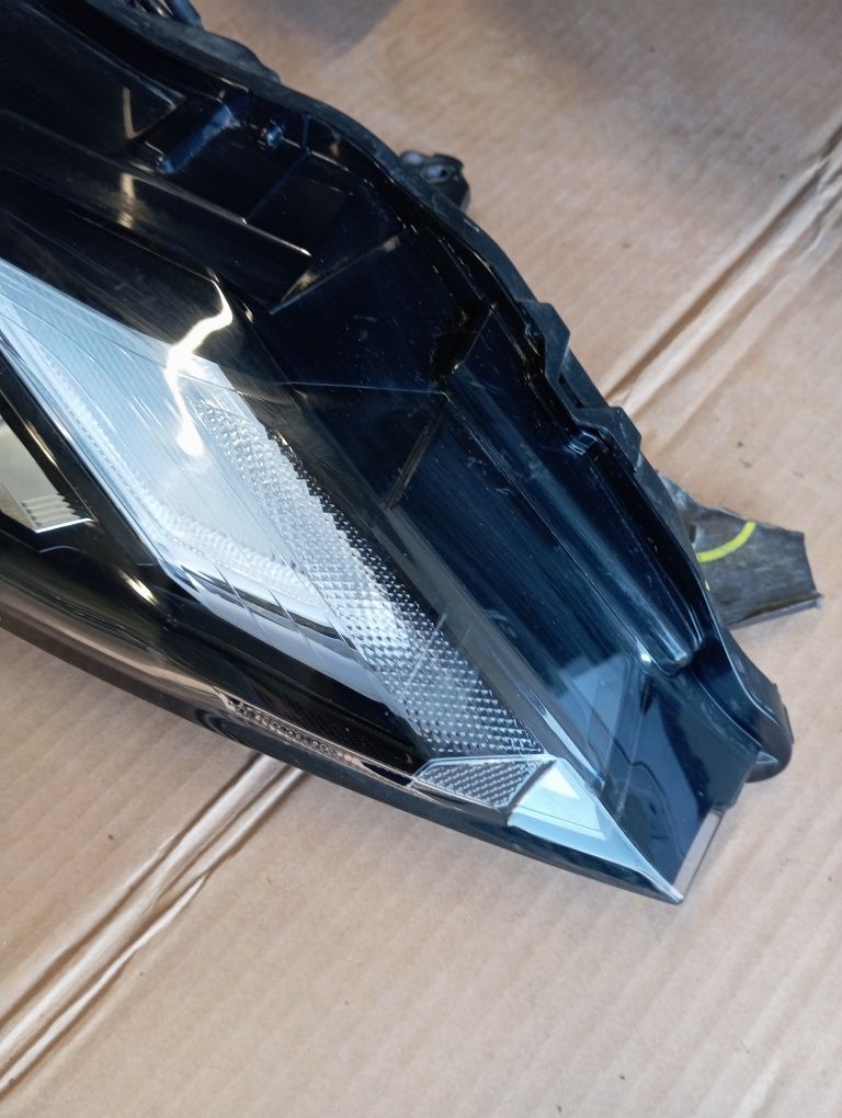 Lampa prawa nissan rogue t33 full LED USA