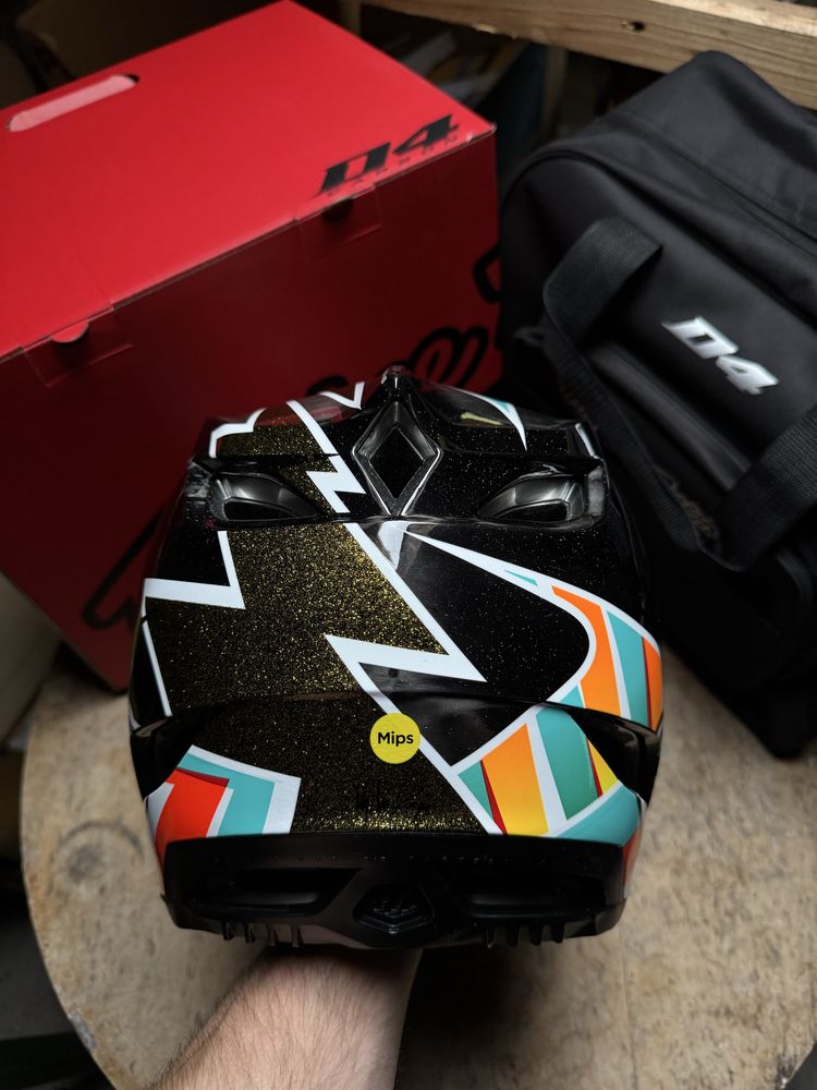 *NOWY* Kask Troy Lee Designs D4 Carbon Frames S lub M lub L XL Mips