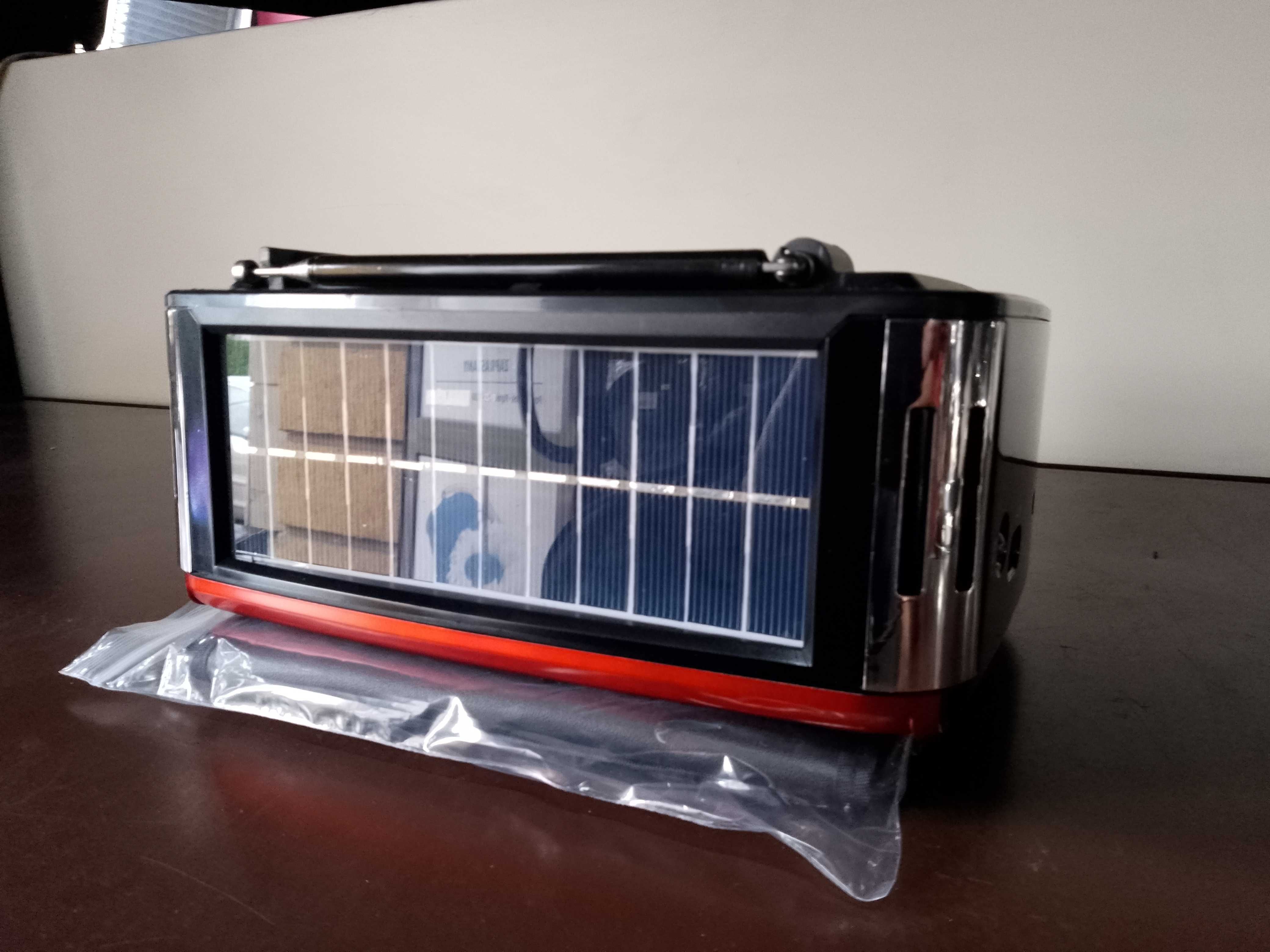 radio solarne PRZENOŚNE RETRO AKUMULATOR SOLAR USB nowe zapakowane nis