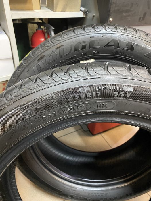 215/50/17 douglas touring a/s + GT champiro touring a/s
