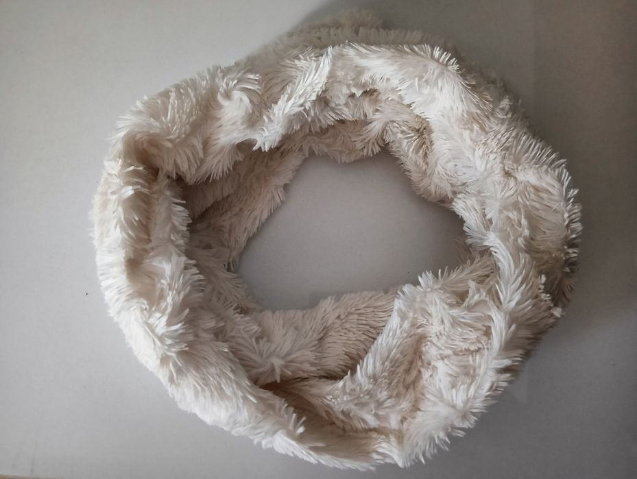 KompletCzapka i komin, pudrowy róż, oraz komin biały, Cena 15