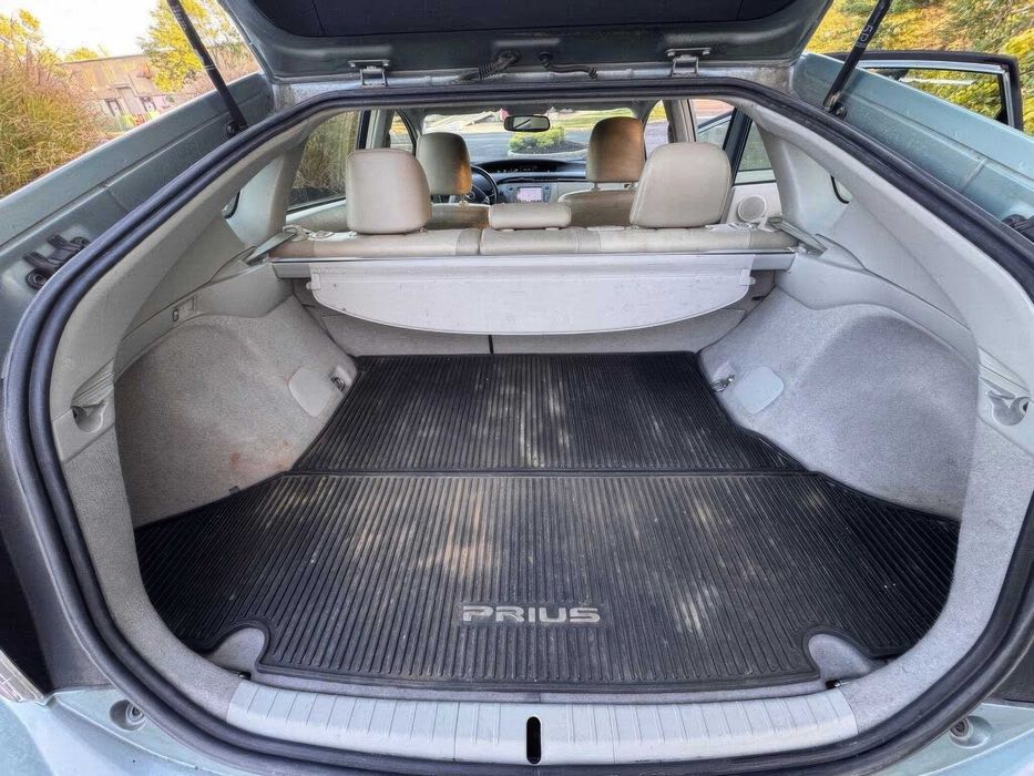 Toyota Prius Five      2013