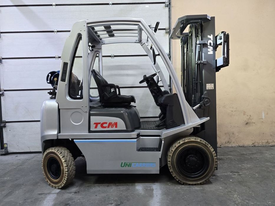 Навантажувач вилковий, газовий 2 тонни TCM(Nissan)-Unicarriers U1D2A20