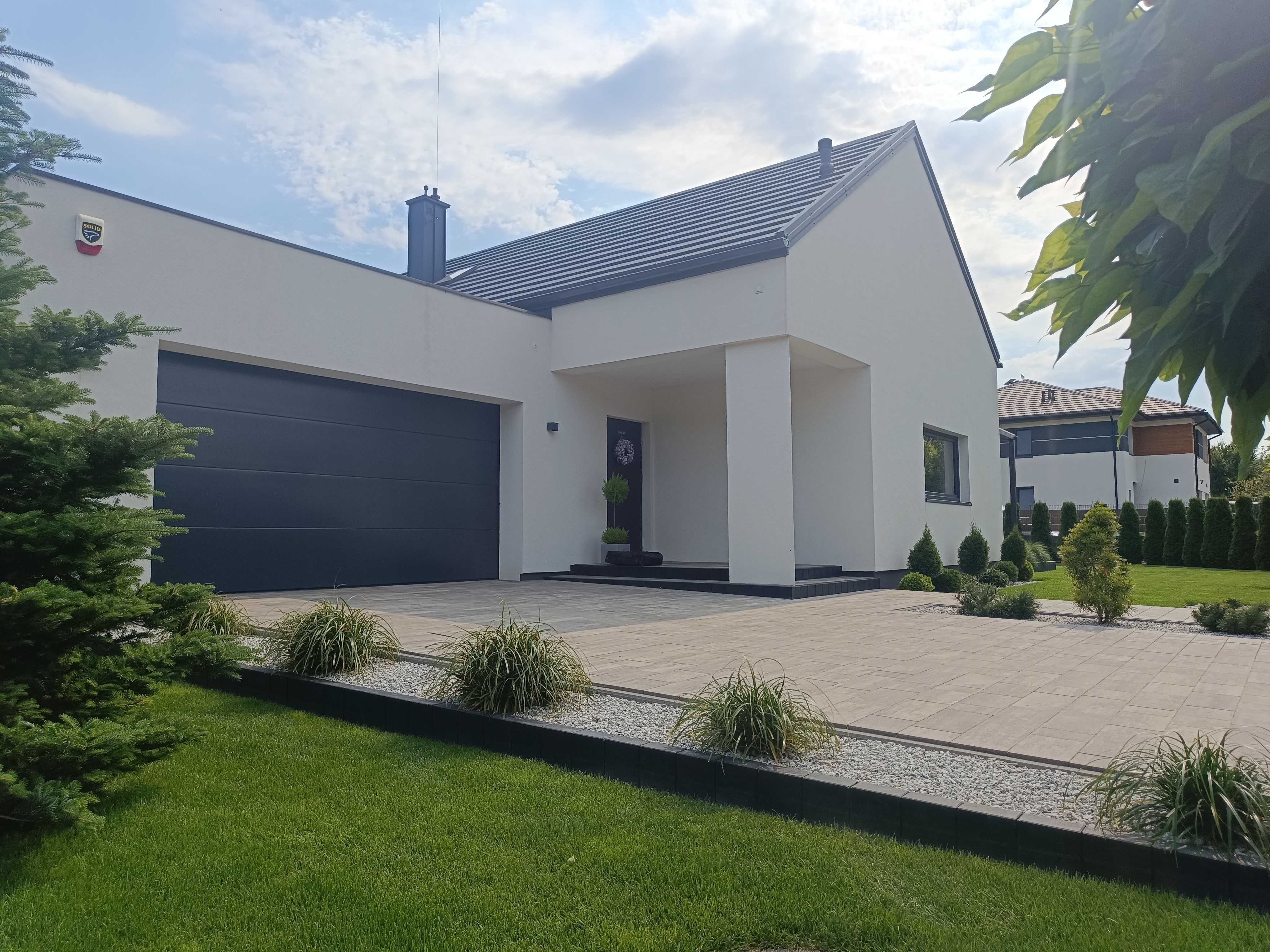 Dom parterowy z garażem dwustanowiskowym o powierzchni 136m2