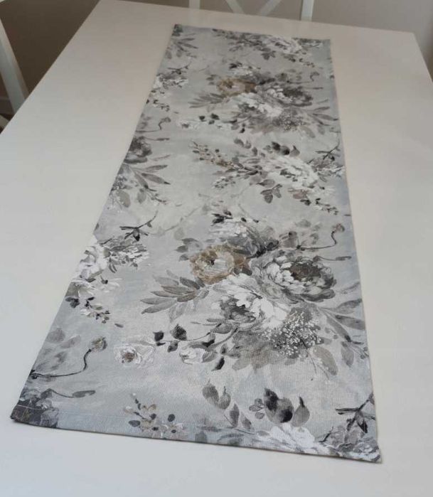 bieżnik kwiaty 130 x 40 cm serweta