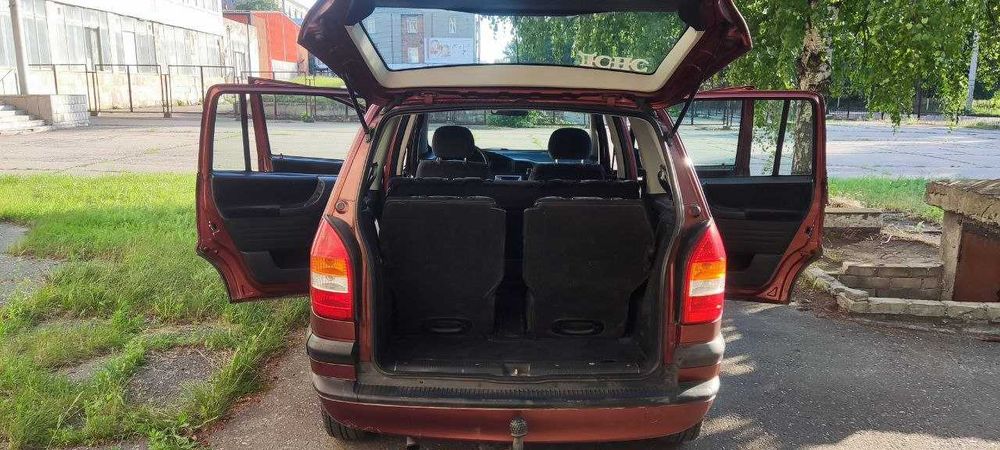 Автомобіль Opel Zafira