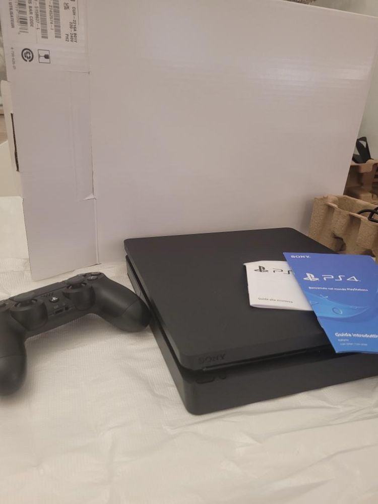 Konsola PS4 Slim Cuh-2216a