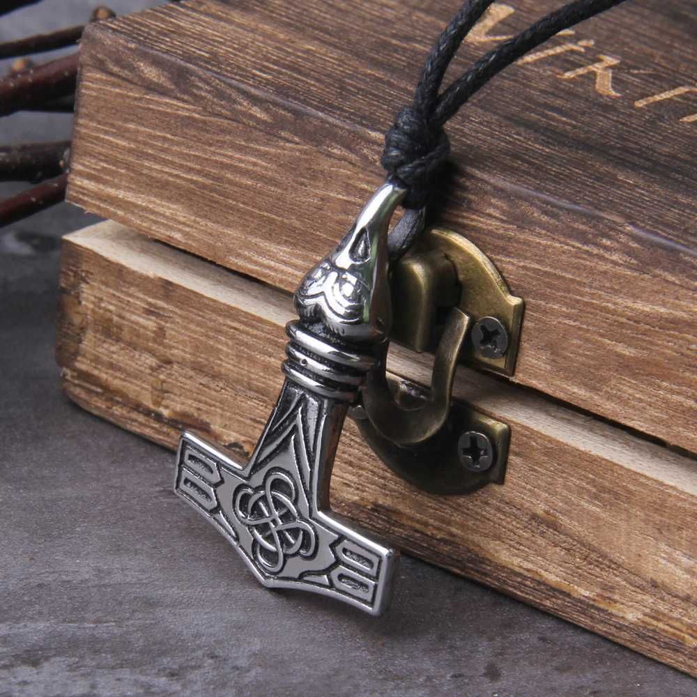 colar pendente materlo Thor/ urso escudo espada