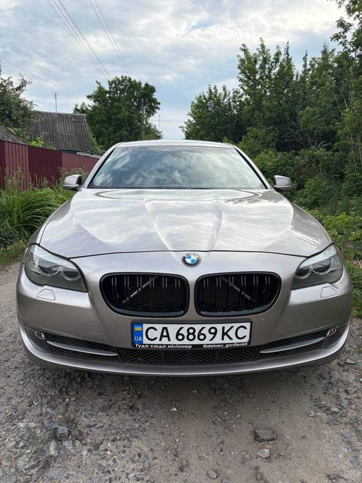 BMW F10 523i • ОФІЦІЙНА • 2.5 атмосферник • LED приборка • M-руль •