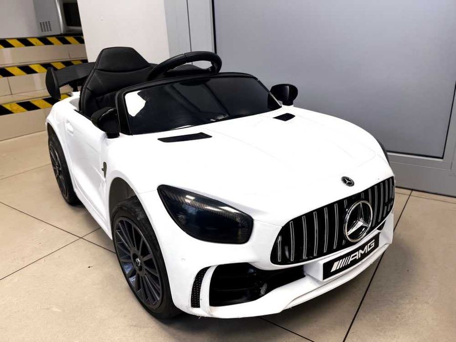 Samochód na akumulator Mercedes amg dla dziecka biały
