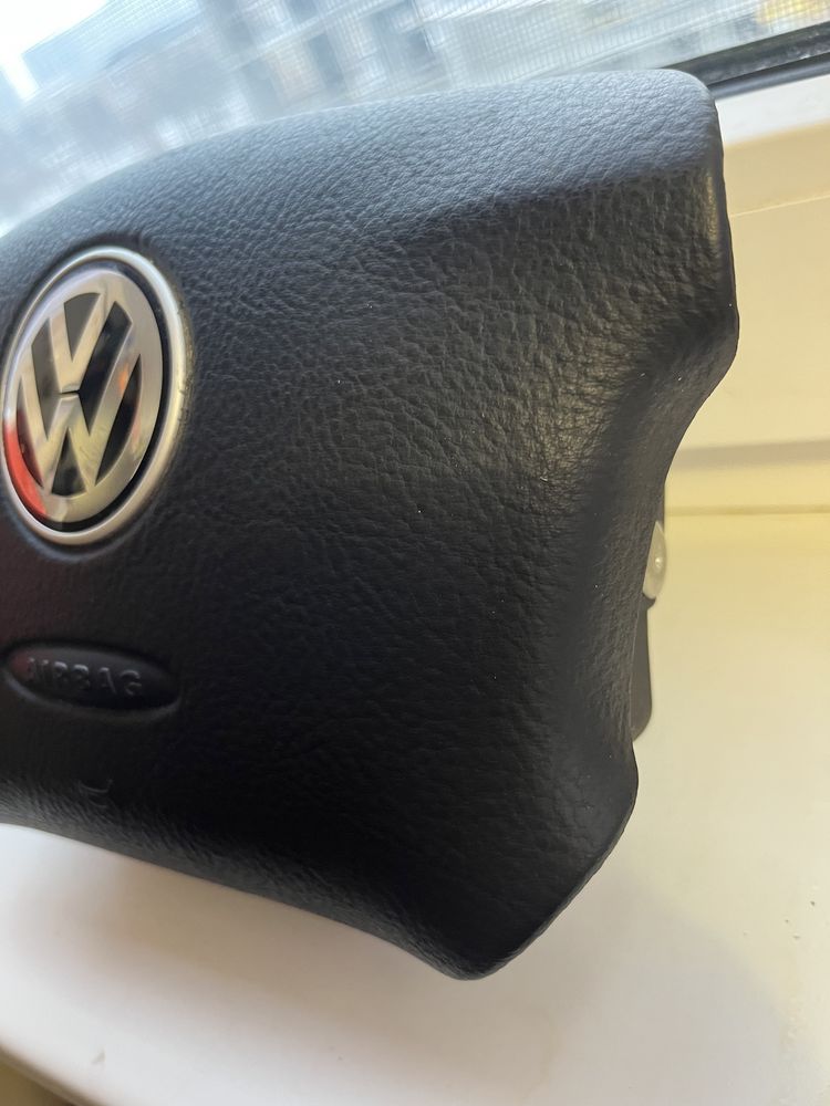 Подушка безпеки Airbag vw водительский 3b0880201